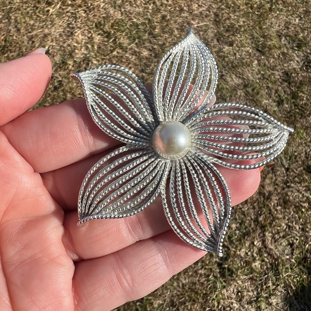 Vintage Sarah Coventry "Moon Flower" Silver Tone Faux Pearl Brooch